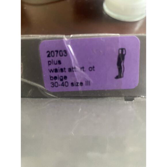 Mediven Plus Beige 30-40 Size III - Picture 4 of 11